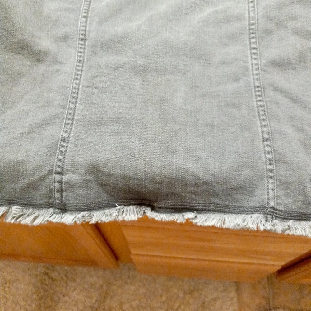 Susan Graver Gray Stretch Denim Jacket L with Frayed Hem - Picture 13 of 14